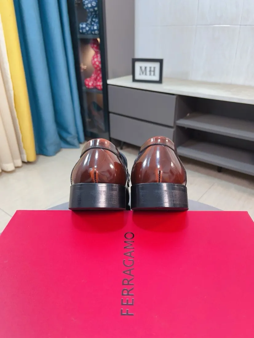 Men's shoes 💰560🌸🌸Water dyed cowhide 🆘[Salvatore Ferragamo] Ferragamo's latest casual business leather shoes for men! Available at counters simultaneously! The fabric is made of specially imported original suede calfskin, and the interior is made of imported water-dyed cowhide. It is absolutely luxurious and leads the fashion trend. Matching code: 38-44 45 customized